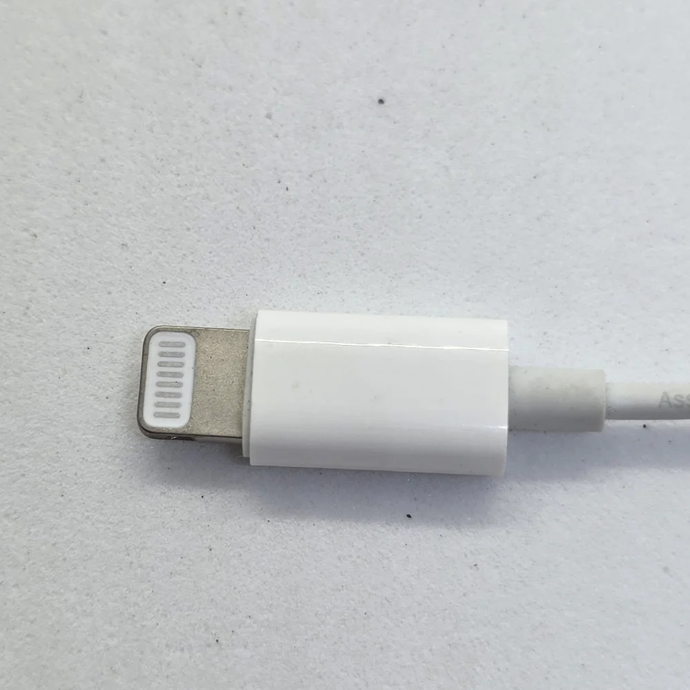 Apple Lightening To Audio Adapter